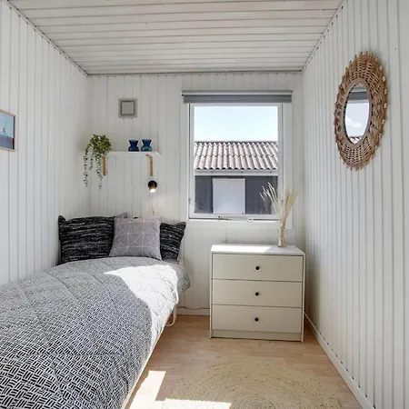 Feriehus Gottfride - 922m From The Sea By Interhome