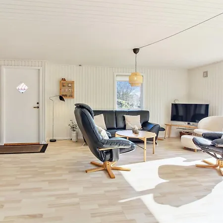 Gottfride - 922m From The Sea By Interhome Feriehus